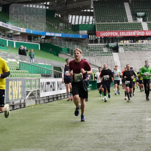 05.10.2025 - 20. swb-Marathon Bremen Michael Burmester http://msf.ph/oto/9329427 05.10.2025 13:00:58 Laufen im Stadion 52, 58, 72, 156, 283, 440, 488, 498, 575, 694, 1017, 1082, 1116, 1182, 1238, 1273, 1423, 1471, 1968, 1973, 1998, 2007, 2196, 2235, 2330, 2369, 2446, 2504, 2661, 2668, 2706, 2712, 2745, 2806, 2822, 2995, 3160, 3209, 3237, 3293, 3360, 3604, 3605, 3979, 4034, 4035, 4128, 4202, 4216, 4263, 4329, 4502, 4661, 4788, 5011, 5048, 5080, 5121, 5183, 5272, 5329, 5414, 5610, 5663, 5727, 5752, 5836, 5841, 5985, 6027, 6057, 6082, 6440, 6523, 6704, 47, 271, 491, 1606, 1806, 2518, 2915 meine-sportfotos.de