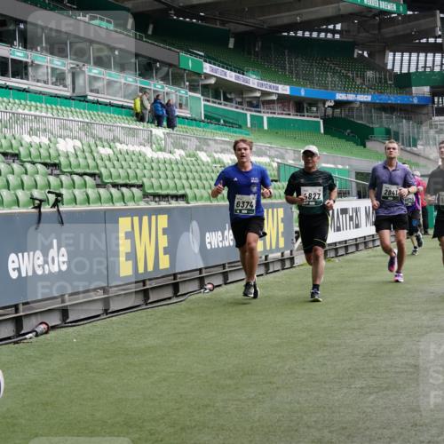 05.10.2025 - 20. swb-Marathon Bremen Michael Burmester http://msf.ph/oto/9329440 05.10.2025 12:59:05 Laufen im Stadion 27, 219, 586, 667, 726, 807, 988, 1043, 1229, 1503, 1516, 1598, 1619, 1711, 1716, 1843, 1854, 2496, 2663, 2797, 2922, 2941, 3141, 3252, 3254, 3467, 3615, 3747, 3791, 3888, 4095, 4113, 4395, 4486, 4522, 4783, 4827, 4909, 4967, 5123, 5261, 5510, 5530, 5584, 5722, 5808, 5878, 5891, 6007, 6030, 6113, 6374, 6561, 6624, 6672, 6882, 6944, 7038, 7169, 7185, 7201, 7262, 7311, 7312, 7511, 7550, 7929, 8097, 8214, 8247, 8355, 8485, 8539, 8972, 9024, 10526, 90, 846, 2158, 4389, 4446, 5313 meine-sportfotos.de