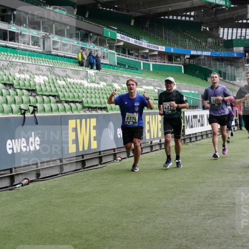 05.10.2025 - 20. swb-Marathon Bremen Michael Burmester http://msf.ph/oto/9329448 05.10.2025 12:59:05 Laufen im Stadion 27, 219, 586, 667, 726, 807, 988, 1043, 1229, 1503, 1516, 1598, 1619, 1711, 1716, 1843, 1854, 2496, 2663, 2797, 2922, 2941, 3141, 3252, 3254, 3467, 3615, 3747, 3791, 3888, 4095, 4113, 4395, 4486, 4522, 4783, 4827, 4909, 4967, 5123, 5261, 5510, 5530, 5584, 5722, 5808, 5878, 5891, 6007, 6030, 6113, 6374, 6561, 6624, 6672, 6882, 6944, 7038, 7169, 7185, 7201, 7262, 7311, 7312, 7511, 7550, 7929, 8097, 8214, 8247, 8355, 8485, 8539, 8972, 9024, 10526, 90, 846, 2158, 4389, 4446, 5313 meine-sportfotos.de
