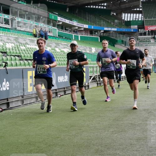 05.10.2025 - 20. swb-Marathon Bremen Michael Burmester http://msf.ph/oto/9329457 05.10.2025 12:59:06 Laufen im Stadion 27, 219, 586, 667, 726, 807, 988, 1043, 1229, 1503, 1516, 1598, 1619, 1711, 1716, 1843, 1854, 2496, 2663, 2797, 2922, 2941, 3141, 3252, 3254, 3467, 3615, 3747, 3791, 3888, 4095, 4113, 4395, 4486, 4522, 4783, 4827, 4909, 4967, 5123, 5261, 5510, 5530, 5584, 5722, 5808, 5878, 5891, 6007, 6030, 6113, 6374, 6561, 6624, 6672, 6882, 6944, 7038, 7169, 7185, 7201, 7262, 7311, 7312, 7511, 7550, 7929, 8097, 8214, 8247, 8355, 8485, 8539, 8972, 9024, 10526, 90, 846, 2158, 4389, 4446 meine-sportfotos.de