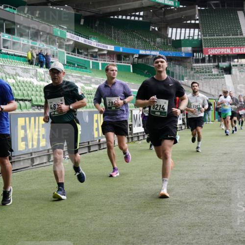 05.10.2025 - 20. swb-Marathon Bremen Michael Burmester http://msf.ph/oto/9329461 05.10.2025 12:59:07 Laufen im Stadion 27, 219, 586, 667, 726, 807, 988, 1043, 1229, 1503, 1516, 1598, 1619, 1711, 1716, 1843, 1854, 2496, 2663, 2797, 2922, 2941, 2945, 3141, 3252, 3254, 3467, 3615, 3747, 3791, 3888, 4095, 4113, 4395, 4486, 4522, 4783, 4827, 4909, 4967, 5123, 5261, 5510, 5530, 5584, 5722, 5808, 5878, 5891, 6007, 6030, 6113, 6374, 6561, 6624, 6672, 6882, 6944, 7038, 7169, 7185, 7201, 7262, 7311, 7312, 7467, 7511, 7550, 7929, 8097, 8214, 8247, 8355, 8485, 8539, 8972, 9024, 10526, 90, 846, 2158, 4446 meine-sportfotos.de