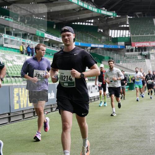 05.10.2025 - 20. swb-Marathon Bremen Michael Burmester http://msf.ph/oto/9329481 05.10.2025 12:59:08 Laufen im Stadion 27, 219, 586, 667, 726, 807, 988, 1043, 1229, 1503, 1516, 1598, 1619, 1711, 1843, 1854, 2496, 2663, 2797, 2922, 2941, 2945, 3141, 3252, 3254, 3467, 3615, 3747, 3791, 3888, 4095, 4113, 4395, 4486, 4522, 4783, 4827, 4909, 4967, 5123, 5261, 5510, 5530, 5584, 5722, 5808, 5878, 5891, 6007, 6030, 6113, 6374, 6561, 6624, 6672, 6882, 7169, 7185, 7201, 7262, 7311, 7312, 7467, 7511, 7550, 7906, 7929, 8097, 8214, 8247, 8355, 8485, 8539, 8972, 9024, 10526, 90, 846, 2158, 4446 meine-sportfotos.de