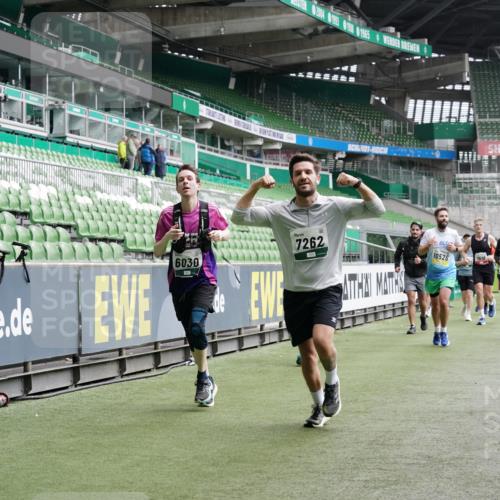05.10.2025 - 20. swb-Marathon Bremen Michael Burmester http://msf.ph/oto/9329493 05.10.2025 12:59:10 Laufen im Stadion 27, 219, 586, 667, 726, 807, 988, 1043, 1229, 1503, 1516, 1598, 1619, 1711, 1843, 1854, 2496, 2663, 2797, 2922, 2941, 2945, 3141, 3252, 3254, 3467, 3615, 3747, 3791, 3888, 4095, 4113, 4395, 4486, 4522, 4783, 4827, 4909, 4967, 5123, 5261, 5510, 5530, 5584, 5722, 5808, 5878, 5891, 6007, 6030, 6113, 6374, 6561, 6624, 6672, 6882, 7169, 7185, 7201, 7262, 7311, 7312, 7398, 7467, 7511, 7550, 7906, 7929, 8097, 8214, 8247, 8355, 8485, 8539, 9024, 10526, 90, 4446 meine-sportfotos.de