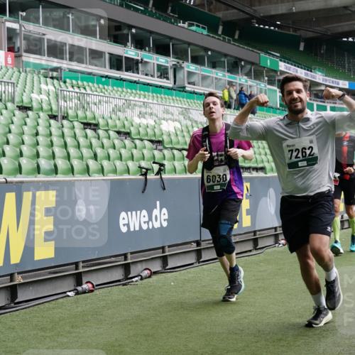 05.10.2025 - 20. swb-Marathon Bremen Michael Burmester http://msf.ph/oto/9329501 05.10.2025 12:59:10 Laufen im Stadion 27, 219, 586, 667, 726, 807, 988, 1043, 1229, 1503, 1516, 1598, 1619, 1711, 1843, 1854, 2496, 2663, 2797, 2922, 2941, 2945, 3141, 3252, 3254, 3467, 3615, 3747, 3791, 3888, 4095, 4113, 4395, 4486, 4522, 4783, 4827, 4909, 4967, 5123, 5261, 5510, 5530, 5584, 5722, 5808, 5878, 5891, 6007, 6030, 6113, 6374, 6561, 6624, 6672, 6882, 7169, 7185, 7201, 7262, 7311, 7312, 7398, 7467, 7511, 7550, 7906, 7929, 8097, 8214, 8247, 8355, 8485, 8539, 9024, 10526, 90, 4446 meine-sportfotos.de