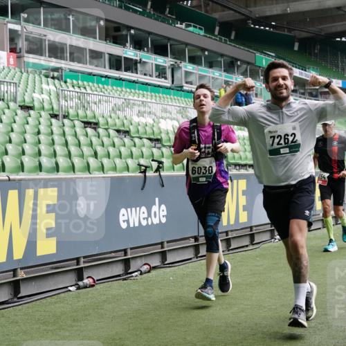 05.10.2025 - 20. swb-Marathon Bremen Michael Burmester http://msf.ph/oto/9329505 05.10.2025 12:59:10 Laufen im Stadion 27, 219, 586, 667, 726, 807, 988, 1043, 1229, 1503, 1516, 1598, 1619, 1711, 1843, 1854, 2496, 2663, 2797, 2922, 2941, 2945, 3141, 3252, 3254, 3467, 3615, 3747, 3791, 3888, 4095, 4113, 4395, 4486, 4522, 4783, 4827, 4909, 4967, 5123, 5261, 5510, 5530, 5584, 5722, 5808, 5878, 5891, 6007, 6030, 6113, 6374, 6561, 6624, 6672, 6882, 7169, 7185, 7201, 7262, 7311, 7312, 7398, 7467, 7511, 7550, 7906, 7929, 8097, 8214, 8247, 8355, 8485, 8539, 9024, 10526, 90, 4446 meine-sportfotos.de