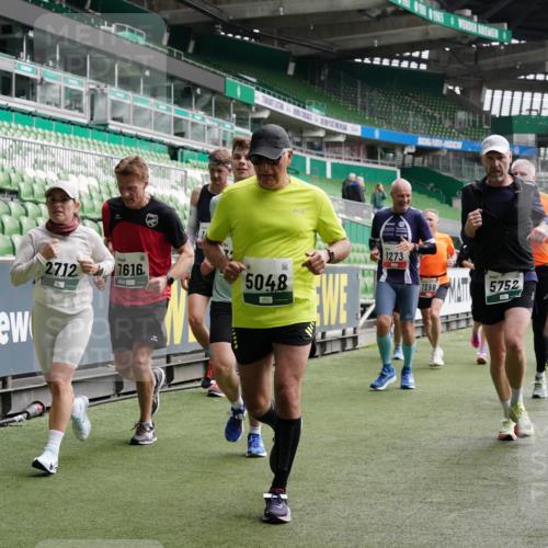 05.10.2025 - 20. swb-Marathon Bremen Michael Burmester http://msf.ph/oto/9329529 05.10.2025 13:01:08 Laufen im Stadion 52, 58, 72, 156, 335, 440, 488, 575, 1017, 1082, 1116, 1182, 1238, 1273, 1423, 1471, 1893, 1968, 1973, 1998, 2007, 2196, 2235, 2330, 2369, 2433, 2446, 2504, 2661, 2668, 2706, 2712, 2806, 2822, 2995, 3209, 3293, 3360, 3387, 3604, 3605, 3877, 3979, 4128, 4216, 4263, 4329, 4502, 4788, 5011, 5048, 5080, 5121, 5150, 5183, 5272, 5329, 5414, 5610, 5663, 5727, 5752, 5836, 5841, 5985, 6027, 6057, 6082, 6440, 6523, 6704, 47, 271, 283, 491, 498, 694, 1116, 1606, 1806, 2518, 2745, 2915 meine-sportfotos.de