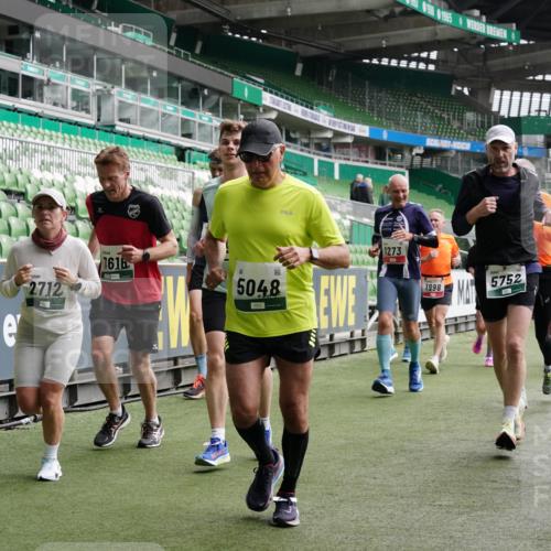 05.10.2025 - 20. swb-Marathon Bremen Michael Burmester http://msf.ph/oto/9329533 05.10.2025 13:01:08 Laufen im Stadion 52, 58, 72, 156, 335, 440, 488, 575, 1017, 1082, 1116, 1182, 1238, 1273, 1423, 1471, 1893, 1968, 1973, 1998, 2007, 2196, 2235, 2330, 2369, 2433, 2446, 2504, 2661, 2668, 2706, 2712, 2806, 2822, 2995, 3209, 3293, 3360, 3387, 3604, 3605, 3877, 3979, 4128, 4216, 4263, 4329, 4502, 4788, 5011, 5048, 5080, 5121, 5150, 5183, 5272, 5329, 5414, 5610, 5663, 5727, 5752, 5836, 5841, 5985, 6027, 6057, 6082, 6440, 6523, 6704, 47, 271, 283, 491, 498, 694, 1116, 1606, 1806, 2518, 2745, 2915 meine-sportfotos.de