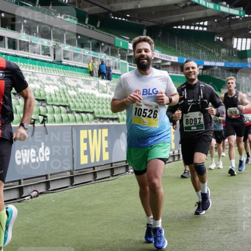 05.10.2025 - 20. swb-Marathon Bremen Michael Burmester http://msf.ph/oto/9329543 05.10.2025 12:59:14 Laufen im Stadion 27, 99, 219, 226, 586, 667, 807, 1043, 1229, 1503, 1516, 1598, 1619, 1711, 1843, 1854, 2496, 2663, 2797, 2922, 2941, 2945, 3086, 3087, 3141, 3252, 3615, 3747, 3791, 3888, 4095, 4113, 4380, 4395, 4486, 4522, 4783, 4827, 4909, 4967, 5123, 5510, 5530, 5584, 5722, 5808, 5878, 5891, 6007, 6030, 6113, 6374, 6561, 6624, 6672, 6882, 7169, 7185, 7201, 7262, 7311, 7312, 7398, 7421, 7467, 7511, 7550, 7906, 7929, 8097, 8214, 8247, 8355, 8372, 8485, 8539, 8981, 9024, 9072, 10526, 90, 726 meine-sportfotos.de
