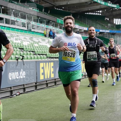 05.10.2025 - 20. swb-Marathon Bremen Michael Burmester http://msf.ph/oto/9329547 05.10.2025 12:59:14 Laufen im Stadion 27, 99, 219, 226, 586, 667, 807, 1043, 1229, 1503, 1516, 1598, 1619, 1711, 1843, 1854, 2496, 2663, 2797, 2922, 2941, 2945, 3086, 3087, 3141, 3252, 3615, 3747, 3791, 3888, 4095, 4113, 4380, 4395, 4486, 4522, 4783, 4827, 4909, 4967, 5123, 5510, 5530, 5584, 5722, 5808, 5878, 5891, 6007, 6030, 6113, 6374, 6561, 6624, 6672, 6882, 7169, 7185, 7201, 7262, 7311, 7312, 7398, 7421, 7467, 7511, 7550, 7906, 7929, 8097, 8214, 8247, 8355, 8372, 8485, 8539, 8981, 9024, 9072, 10526, 90, 726 meine-sportfotos.de