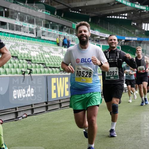 05.10.2025 - 20. swb-Marathon Bremen Michael Burmester http://msf.ph/oto/9329551 05.10.2025 12:59:14 Laufen im Stadion 27, 99, 219, 226, 586, 667, 807, 1043, 1229, 1503, 1516, 1598, 1619, 1711, 1843, 1854, 2496, 2663, 2797, 2922, 2941, 2945, 3086, 3087, 3141, 3252, 3615, 3747, 3791, 3888, 4095, 4113, 4380, 4395, 4486, 4522, 4783, 4827, 4909, 4967, 5123, 5510, 5530, 5584, 5722, 5808, 5878, 5891, 6007, 6030, 6113, 6374, 6561, 6624, 6672, 6882, 7169, 7185, 7201, 7262, 7311, 7312, 7398, 7421, 7467, 7511, 7550, 7906, 7929, 8097, 8214, 8247, 8355, 8372, 8485, 8539, 8981, 9024, 9072, 10526, 90, 726 meine-sportfotos.de