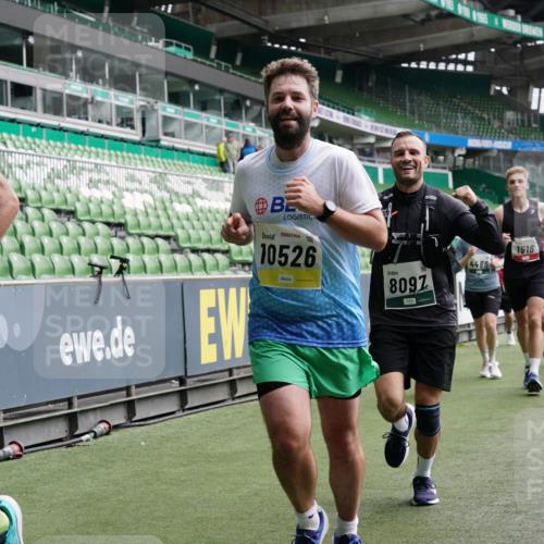 05.10.2025 - 20. swb-Marathon Bremen Michael Burmester http://msf.ph/oto/9329555 05.10.2025 12:59:14 Laufen im Stadion 27, 99, 219, 226, 586, 667, 807, 1043, 1229, 1503, 1516, 1598, 1619, 1711, 1843, 1854, 2496, 2663, 2797, 2922, 2941, 2945, 3086, 3087, 3141, 3252, 3615, 3747, 3791, 3888, 4095, 4113, 4380, 4395, 4486, 4522, 4783, 4827, 4909, 4967, 5123, 5510, 5530, 5584, 5722, 5808, 5878, 5891, 6007, 6030, 6113, 6374, 6561, 6624, 6672, 6882, 7169, 7185, 7201, 7262, 7311, 7312, 7398, 7421, 7467, 7511, 7550, 7906, 7929, 8097, 8214, 8247, 8355, 8372, 8485, 8539, 8981, 9024, 9072, 10526, 90, 726 meine-sportfotos.de
