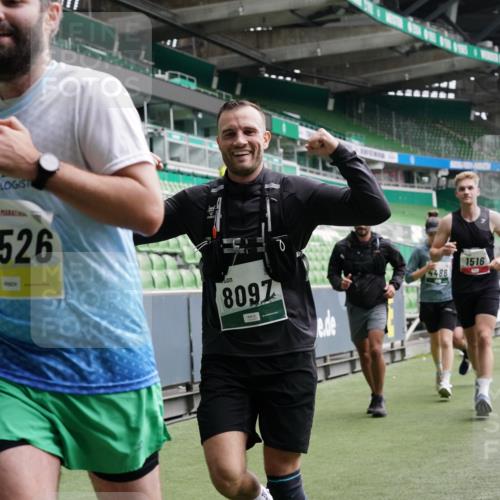 05.10.2025 - 20. swb-Marathon Bremen Michael Burmester http://msf.ph/oto/9329559 05.10.2025 12:59:15 Laufen im Stadion 27, 99, 219, 226, 586, 667, 807, 1043, 1229, 1516, 1598, 1619, 1711, 1843, 1854, 2496, 2663, 2797, 2941, 2945, 3086, 3087, 3141, 3252, 3615, 3747, 3791, 3888, 4095, 4113, 4380, 4395, 4486, 4522, 4783, 4827, 4909, 4967, 5123, 5510, 5530, 5584, 5722, 5808, 5878, 5891, 6007, 6030, 6113, 6374, 6561, 6624, 6672, 6882, 7169, 7185, 7201, 7262, 7311, 7312, 7398, 7421, 7467, 7511, 7550, 7906, 7929, 8097, 8214, 8247, 8355, 8372, 8485, 8539, 8981, 9024, 9072, 10526, 90, 726 meine-sportfotos.de