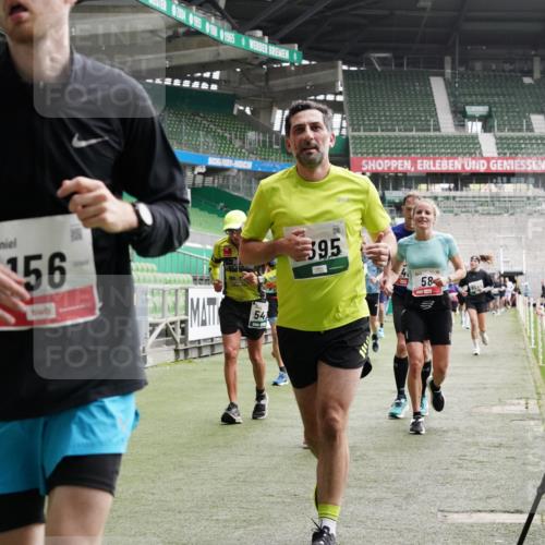 05.10.2025 - 20. swb-Marathon Bremen Michael Burmester http://msf.ph/oto/9329560 05.10.2025 13:01:10 Laufen im Stadion 52, 58, 72, 156, 335, 440, 488, 1017, 1082, 1182, 1238, 1273, 1423, 1893, 1968, 1973, 1998, 2196, 2235, 2330, 2369, 2433, 2446, 2661, 2668, 2706, 2712, 2806, 2822, 2995, 3209, 3360, 3387, 3604, 3663, 3877, 3979, 4128, 4216, 4263, 4329, 4502, 4618, 4788, 5011, 5048, 5080, 5121, 5150, 5183, 5272, 5329, 5414, 5610, 5663, 5727, 5752, 5836, 5841, 5985, 6027, 6057, 6082, 6440, 6523, 47, 271, 283, 491, 498, 575, 694, 1116, 1606, 1806, 2518, 2745, 2915 meine-sportfotos.de