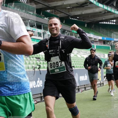 05.10.2025 - 20. swb-Marathon Bremen Michael Burmester http://msf.ph/oto/9329563 05.10.2025 12:59:15 Laufen im Stadion 27, 99, 219, 226, 586, 667, 807, 1043, 1229, 1516, 1598, 1619, 1711, 1843, 1854, 2496, 2663, 2797, 2941, 2945, 3086, 3087, 3141, 3252, 3615, 3747, 3791, 3888, 4095, 4113, 4380, 4395, 4486, 4522, 4783, 4827, 4909, 4967, 5123, 5510, 5530, 5584, 5722, 5808, 5878, 5891, 6007, 6030, 6113, 6374, 6561, 6624, 6672, 6882, 7169, 7185, 7201, 7262, 7311, 7312, 7398, 7421, 7467, 7511, 7550, 7906, 7929, 8097, 8214, 8247, 8355, 8372, 8485, 8539, 8981, 9024, 9072, 10526, 90, 726 meine-sportfotos.de