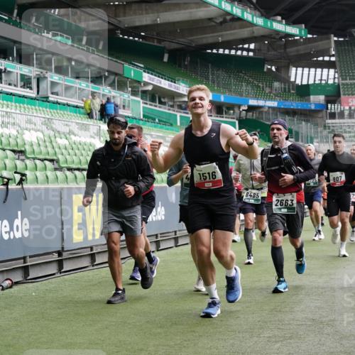 05.10.2025 - 20. swb-Marathon Bremen Michael Burmester http://msf.ph/oto/9329575 05.10.2025 12:59:16 Laufen im Stadion 27, 99, 219, 226, 586, 667, 807, 1043, 1229, 1516, 1598, 1619, 1711, 1843, 1854, 2496, 2663, 2797, 2941, 2945, 3086, 3087, 3141, 3252, 3615, 3747, 3791, 3888, 4095, 4113, 4380, 4395, 4486, 4522, 4783, 4827, 4909, 4967, 5123, 5510, 5530, 5584, 5722, 5808, 5878, 5891, 6007, 6030, 6113, 6374, 6561, 6624, 6672, 6882, 7169, 7185, 7201, 7262, 7311, 7312, 7398, 7421, 7467, 7511, 7550, 7906, 7929, 8097, 8214, 8247, 8355, 8372, 8485, 8539, 8981, 9024, 9072, 10526, 726 meine-sportfotos.de