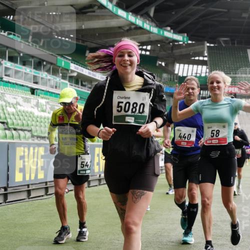 05.10.2025 - 20. swb-Marathon Bremen Michael Burmester http://msf.ph/oto/9329584 05.10.2025 13:01:12 Laufen im Stadion 52, 58, 72, 152, 156, 335, 440, 488, 546, 979, 1082, 1182, 1238, 1273, 1423, 1893, 1968, 1973, 1998, 2096, 2102, 2196, 2235, 2330, 2369, 2433, 2446, 2565, 2661, 2668, 2706, 2712, 2806, 2822, 2918, 2995, 3209, 3360, 3387, 3604, 3662, 3663, 3877, 3979, 4128, 4216, 4263, 4329, 4502, 4618, 4788, 5011, 5048, 5080, 5121, 5150, 5183, 5272, 5329, 5414, 5663, 5727, 5752, 5836, 5841, 5985, 6027, 6057, 6082, 6440, 6523, 47, 283, 491, 498, 575, 694, 1017, 1116, 1606, 2518, 2745, 2915 meine-sportfotos.de