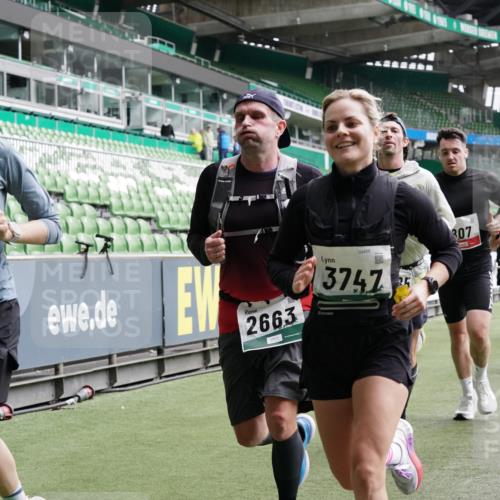 05.10.2025 - 20. swb-Marathon Bremen Michael Burmester http://msf.ph/oto/9329604 05.10.2025 12:59:18 Laufen im Stadion 27, 99, 219, 226, 586, 667, 807, 1043, 1229, 1516, 1598, 1619, 1711, 1843, 1854, 2496, 2663, 2797, 2941, 2945, 3086, 3087, 3141, 3252, 3615, 3747, 3791, 3888, 4095, 4113, 4380, 4395, 4486, 4522, 4536, 4783, 4827, 4909, 4967, 5123, 5510, 5530, 5584, 5722, 5808, 5878, 5891, 6007, 6030, 6113, 6374, 6561, 6624, 6882, 7169, 7185, 7201, 7262, 7311, 7312, 7398, 7421, 7467, 7511, 7550, 7906, 7929, 8097, 8214, 8247, 8355, 8372, 8485, 8539, 8981, 9024, 9072, 10526, 726 meine-sportfotos.de