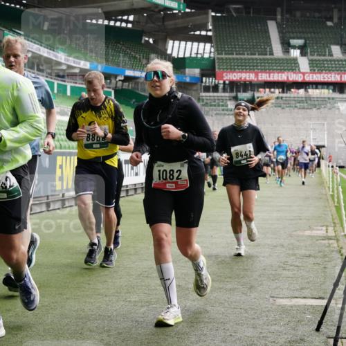 05.10.2025 - 20. swb-Marathon Bremen Michael Burmester http://msf.ph/oto/9329627 05.10.2025 13:01:16 Laufen im Stadion 52, 58, 72, 152, 156, 335, 440, 488, 546, 672, 979, 1082, 1182, 1238, 1273, 1423, 1893, 1968, 1973, 1996, 1998, 2096, 2102, 2196, 2235, 2330, 2369, 2433, 2446, 2565, 2661, 2668, 2706, 2712, 2806, 2822, 2918, 2995, 3209, 3360, 3387, 3604, 3662, 3663, 3877, 3979, 4128, 4216, 4263, 4329, 4618, 4788, 5011, 5048, 5080, 5121, 5150, 5183, 5272, 5329, 5414, 5663, 5727, 5752, 5836, 5841, 5985, 6082, 6440, 6523, 47, 52, 283, 498, 575, 694, 1017, 1116, 2518, 2745 meine-sportfotos.de