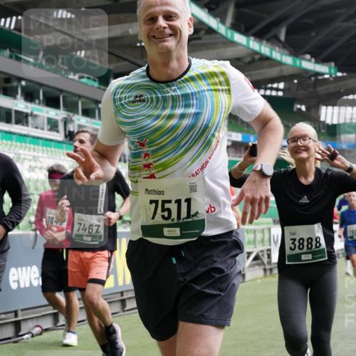 05.10.2025 - 20. swb-Marathon Bremen Michael Burmester http://msf.ph/oto/9329659 05.10.2025 12:59:22 Laufen im Stadion 27, 99, 219, 226, 586, 667, 807, 1043, 1229, 1516, 1598, 1711, 1843, 1854, 2496, 2663, 2797, 2941, 2945, 3086, 3087, 3141, 3747, 3791, 3888, 4095, 4113, 4380, 4395, 4486, 4522, 4536, 4827, 4909, 4967, 5123, 5493, 5510, 5530, 5584, 5722, 5808, 5891, 6007, 6030, 6374, 6561, 6624, 6882, 7169, 7185, 7201, 7262, 7311, 7312, 7398, 7421, 7467, 7511, 7550, 7906, 7929, 8097, 8214, 8247, 8355, 8372, 8485, 8539, 8981, 9024, 9072, 10526, 726 meine-sportfotos.de