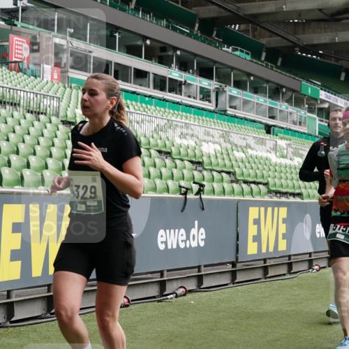 05.10.2025 - 20. swb-Marathon Bremen Michael Burmester http://msf.ph/oto/9329660 05.10.2025 13:01:19 Laufen im Stadion 58, 72, 152, 156, 335, 440, 488, 546, 672, 979, 1082, 1238, 1273, 1423, 1732, 1893, 1968, 1973, 1996, 1998, 2096, 2102, 2196, 2235, 2330, 2369, 2433, 2446, 2565, 2661, 2668, 2706, 2712, 2806, 2918, 2991, 2995, 3209, 3360, 3387, 3604, 3662, 3663, 3877, 3979, 4086, 4128, 4216, 4263, 4329, 4618, 4788, 4947, 4980, 5011, 5048, 5080, 5121, 5150, 5183, 5309, 5329, 5414, 5557, 5727, 5752, 5836, 5841, 5985, 6082, 6440, 6523, 52, 283, 498, 575, 694, 1017, 1116, 2745 meine-sportfotos.de