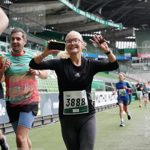 05.10.2025 - 20. swb-Marathon Bremen Michael Burmester http://msf.ph/oto/9329667 05.10.2025 12:59:23 Laufen im Stadion 27, 99, 219, 226, 586, 667, 807, 1043, 1229, 1516, 1598, 1711, 1843, 1854, 2496, 2663, 2797, 2941, 2945, 3086, 3087, 3141, 3747, 3791, 3888, 4095, 4113, 4380, 4395, 4486, 4536, 4827, 4909, 4967, 5123, 5493, 5510, 5530, 5584, 5722, 5808, 5891, 6007, 6030, 6374, 6561, 6624, 6882, 7169, 7185, 7201, 7262, 7311, 7312, 7398, 7421, 7467, 7511, 7550, 7906, 7929, 8097, 8214, 8247, 8355, 8372, 8485, 8539, 8981, 9024, 9072, 10526, 726 meine-sportfotos.de