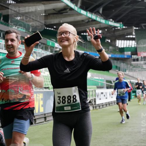 05.10.2025 - 20. swb-Marathon Bremen Michael Burmester http://msf.ph/oto/9329671 05.10.2025 12:59:23 Laufen im Stadion 27, 99, 219, 226, 586, 667, 807, 1043, 1229, 1516, 1598, 1711, 1843, 1854, 2496, 2663, 2797, 2941, 2945, 3086, 3087, 3141, 3747, 3791, 3888, 4095, 4113, 4380, 4395, 4486, 4536, 4827, 4909, 4967, 5123, 5493, 5510, 5530, 5584, 5722, 5808, 5891, 6007, 6030, 6374, 6561, 6624, 6882, 7169, 7185, 7201, 7262, 7311, 7312, 7398, 7421, 7467, 7511, 7550, 7906, 7929, 8097, 8214, 8247, 8355, 8372, 8485, 8539, 8981, 9024, 9072, 10526, 726 meine-sportfotos.de