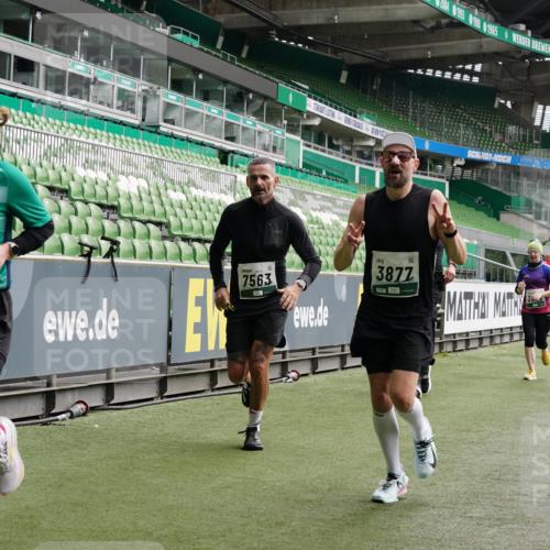 05.10.2025 - 20. swb-Marathon Bremen Michael Burmester http://msf.ph/oto/9329688 05.10.2025 13:01:22 Laufen im Stadion 58, 72, 152, 156, 335, 440, 488, 493, 546, 672, 979, 1082, 1238, 1273, 1423, 1732, 1893, 1933, 1968, 1973, 1996, 1998, 2096, 2102, 2196, 2235, 2330, 2369, 2433, 2446, 2565, 2661, 2668, 2706, 2712, 2806, 2918, 2991, 2995, 3209, 3360, 3387, 3604, 3662, 3663, 3673, 3877, 3979, 4086, 4128, 4216, 4263, 4329, 4618, 4788, 4947, 4980, 5011, 5048, 5080, 5121, 5150, 5183, 5309, 5329, 5414, 5557, 5727, 5731, 5752, 5836, 5841, 5985, 6082, 52, 498, 575, 694, 1017, 1116, 2745 meine-sportfotos.de