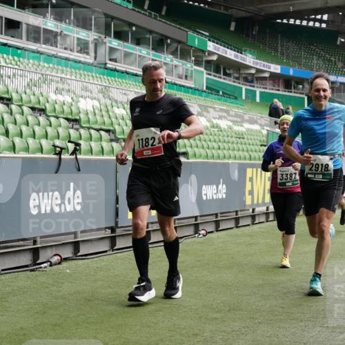 05.10.2025 - 20. swb-Marathon Bremen Michael Burmester http://msf.ph/oto/9329715 05.10.2025 13:01:24 Laufen im Stadion 58, 72, 152, 156, 335, 440, 488, 493, 546, 672, 979, 1082, 1238, 1273, 1361, 1423, 1732, 1759, 1893, 1933, 1968, 1973, 1996, 1998, 2096, 2102, 2196, 2235, 2330, 2369, 2433, 2446, 2565, 2661, 2668, 2706, 2712, 2806, 2918, 2991, 2995, 3208, 3209, 3360, 3387, 3604, 3662, 3663, 3673, 3877, 3979, 4086, 4128, 4216, 4263, 4329, 4618, 4788, 4882, 4947, 4980, 5011, 5048, 5080, 5121, 5150, 5183, 5309, 5329, 5414, 5557, 5580, 5727, 5731, 5752, 5985, 6082, 52, 498, 575, 1017, 1116 meine-sportfotos.de