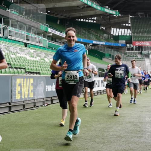 05.10.2025 - 20. swb-Marathon Bremen Michael Burmester http://msf.ph/oto/9329719 05.10.2025 13:01:25 Laufen im Stadion 58, 72, 152, 156, 335, 440, 488, 493, 546, 672, 979, 1082, 1238, 1273, 1361, 1423, 1732, 1759, 1893, 1933, 1968, 1973, 1996, 1998, 2096, 2102, 2196, 2235, 2330, 2369, 2433, 2446, 2565, 2661, 2668, 2706, 2712, 2806, 2918, 2991, 2995, 3208, 3209, 3360, 3387, 3604, 3662, 3663, 3673, 3877, 3979, 4086, 4128, 4216, 4263, 4329, 4364, 4618, 4788, 4882, 4947, 4980, 5011, 5048, 5080, 5121, 5150, 5183, 5309, 5329, 5414, 5557, 5580, 5727, 5731, 5752, 5985, 6082, 52, 498, 575, 1017, 1116 meine-sportfotos.de