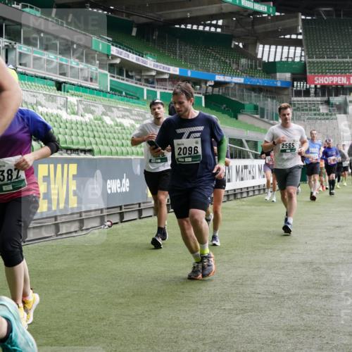 05.10.2025 - 20. swb-Marathon Bremen Michael Burmester http://msf.ph/oto/9329732 05.10.2025 13:01:26 Laufen im Stadion 58, 72, 152, 156, 335, 440, 488, 493, 546, 672, 979, 1082, 1238, 1273, 1361, 1423, 1732, 1759, 1893, 1933, 1973, 1996, 1998, 2096, 2102, 2196, 2235, 2330, 2369, 2433, 2446, 2555, 2565, 2661, 2668, 2706, 2712, 2796, 2806, 2918, 2991, 2995, 3208, 3209, 3360, 3387, 3604, 3662, 3663, 3673, 3877, 3979, 4086, 4128, 4216, 4263, 4329, 4364, 4618, 4882, 4947, 4980, 5011, 5048, 5080, 5121, 5150, 5183, 5309, 5329, 5414, 5557, 5580, 5727, 5731, 5752, 5985, 6082, 52, 498, 575, 1017, 1116 meine-sportfotos.de