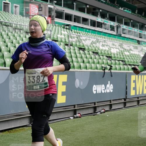 05.10.2025 - 20. swb-Marathon Bremen Michael Burmester http://msf.ph/oto/9329739 05.10.2025 13:01:27 Laufen im Stadion 58, 72, 152, 156, 335, 440, 488, 493, 546, 672, 979, 1082, 1238, 1273, 1361, 1423, 1732, 1759, 1893, 1933, 1973, 1996, 1998, 2096, 2102, 2196, 2235, 2330, 2369, 2433, 2446, 2555, 2565, 2661, 2668, 2706, 2712, 2796, 2806, 2918, 2991, 2995, 3208, 3209, 3360, 3387, 3604, 3662, 3663, 3673, 3877, 3979, 4086, 4128, 4216, 4263, 4329, 4364, 4618, 4882, 4947, 4980, 5011, 5048, 5080, 5121, 5150, 5309, 5329, 5414, 5557, 5570, 5580, 5727, 5731, 5752, 5985, 6082, 52, 575, 1017, 1116 meine-sportfotos.de