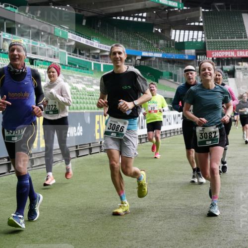 05.10.2025 - 20. swb-Marathon Bremen Michael Burmester http://msf.ph/oto/9329744 05.10.2025 12:59:30 Laufen im Stadion 27, 99, 219, 226, 586, 667, 807, 978, 1043, 1229, 1516, 1548, 1598, 1711, 1843, 1854, 2663, 2782, 2797, 2866, 2941, 2945, 3086, 3087, 3141, 3592, 3747, 3888, 4095, 4113, 4380, 4395, 4486, 4536, 4827, 4909, 4967, 5123, 5493, 5510, 5530, 5584, 5722, 5891, 6030, 6374, 6439, 6561, 6624, 6882, 7169, 7185, 7201, 7262, 7311, 7312, 7398, 7421, 7467, 7511, 7550, 7906, 7929, 8097, 8214, 8247, 8258, 8355, 8372, 8485, 8699, 8981, 9024, 9072, 10526, 726, 1229 meine-sportfotos.de