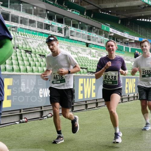 05.10.2025 - 20. swb-Marathon Bremen Michael Burmester http://msf.ph/oto/9329751 05.10.2025 13:01:28 Laufen im Stadion 58, 72, 152, 156, 335, 440, 488, 493, 546, 672, 979, 1082, 1238, 1273, 1361, 1423, 1732, 1759, 1893, 1933, 1973, 1996, 1998, 2096, 2102, 2196, 2235, 2245, 2330, 2369, 2433, 2446, 2555, 2565, 2661, 2668, 2706, 2712, 2796, 2806, 2918, 2991, 2995, 3208, 3209, 3360, 3387, 3604, 3662, 3663, 3673, 3877, 3979, 4086, 4128, 4216, 4263, 4329, 4364, 4618, 4882, 4947, 4980, 5011, 5048, 5080, 5121, 5150, 5309, 5414, 5557, 5570, 5580, 5727, 5731, 5752, 5985, 6082, 52, 575, 1017, 1116 meine-sportfotos.de