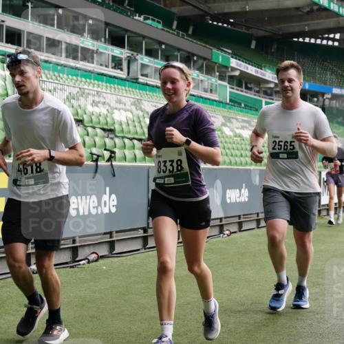 05.10.2025 - 20. swb-Marathon Bremen Michael Burmester http://msf.ph/oto/9329755 05.10.2025 13:01:28 Laufen im Stadion 58, 72, 152, 156, 335, 440, 488, 493, 546, 672, 979, 1082, 1238, 1273, 1361, 1423, 1732, 1759, 1893, 1933, 1973, 1996, 1998, 2096, 2102, 2196, 2235, 2245, 2330, 2369, 2433, 2446, 2555, 2565, 2661, 2668, 2706, 2712, 2796, 2806, 2918, 2991, 2995, 3208, 3209, 3360, 3387, 3604, 3662, 3663, 3673, 3877, 3979, 4086, 4128, 4216, 4263, 4329, 4364, 4618, 4882, 4947, 4980, 5011, 5048, 5080, 5121, 5150, 5309, 5414, 5557, 5570, 5580, 5727, 5731, 5752, 5985, 6082, 52, 575, 1017, 1116 meine-sportfotos.de