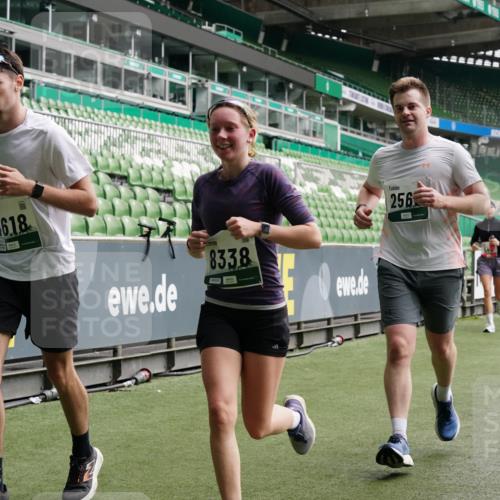 05.10.2025 - 20. swb-Marathon Bremen Michael Burmester http://msf.ph/oto/9329759 05.10.2025 13:01:28 Laufen im Stadion 58, 72, 152, 156, 335, 440, 488, 493, 546, 672, 979, 1082, 1238, 1273, 1361, 1423, 1732, 1759, 1893, 1933, 1973, 1996, 1998, 2096, 2102, 2196, 2235, 2245, 2330, 2369, 2433, 2446, 2555, 2565, 2661, 2668, 2706, 2712, 2796, 2806, 2918, 2991, 2995, 3208, 3209, 3360, 3387, 3604, 3662, 3663, 3673, 3877, 3979, 4086, 4128, 4216, 4263, 4329, 4364, 4618, 4882, 4947, 4980, 5011, 5048, 5080, 5121, 5150, 5309, 5414, 5557, 5570, 5580, 5727, 5731, 5752, 5985, 6082, 52, 575, 1017, 1116 meine-sportfotos.de