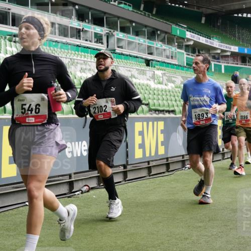 05.10.2025 - 20. swb-Marathon Bremen Michael Burmester http://msf.ph/oto/9329799 05.10.2025 13:01:33 Laufen im Stadion 58, 152, 156, 335, 428, 440, 488, 493, 546, 672, 979, 1082, 1238, 1273, 1361, 1732, 1759, 1893, 1933, 1973, 1996, 1998, 2096, 2102, 2196, 2235, 2245, 2330, 2369, 2433, 2555, 2565, 2661, 2706, 2712, 2796, 2918, 2991, 2995, 3053, 3208, 3209, 3360, 3387, 3604, 3662, 3663, 3673, 3877, 4086, 4128, 4263, 4329, 4364, 4618, 4882, 4947, 4980, 5011, 5048, 5080, 5121, 5150, 5309, 5414, 5557, 5570, 5580, 5727, 5731, 5752, 5985, 6082, 52 meine-sportfotos.de