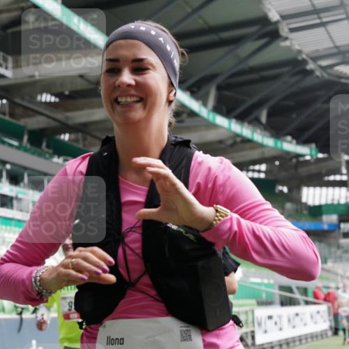 05.10.2025 - 20. swb-Marathon Bremen Michael Burmester http://msf.ph/oto/9329800 05.10.2025 12:59:33 Laufen im Stadion 27, 99, 219, 226, 667, 807, 978, 1043, 1516, 1525, 1548, 1598, 1711, 1843, 1854, 2663, 2782, 2797, 2866, 2941, 2945, 3086, 3087, 3141, 3592, 3747, 3888, 4113, 4220, 4380, 4395, 4486, 4536, 4827, 4909, 4967, 5123, 5493, 5510, 5530, 5584, 5722, 5891, 6030, 6374, 6439, 6561, 6624, 6882, 7169, 7185, 7201, 7262, 7295, 7311, 7312, 7398, 7421, 7467, 7511, 7550, 7679, 7906, 7929, 8097, 8214, 8247, 8258, 8355, 8372, 8485, 8699, 8981, 9024, 9072, 10526, 586, 1229 meine-sportfotos.de