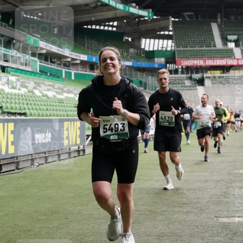 05.10.2025 - 20. swb-Marathon Bremen Michael Burmester http://msf.ph/oto/9329811 05.10.2025 12:59:36 Laufen im Stadion 27, 99, 219, 226, 667, 807, 954, 978, 1043, 1516, 1525, 1548, 1598, 1711, 1843, 1854, 2609, 2663, 2782, 2797, 2866, 2941, 2945, 3086, 3087, 3141, 3169, 3592, 3747, 3783, 3888, 4220, 4380, 4395, 4486, 4536, 4827, 4909, 4967, 5123, 5493, 5510, 5530, 5584, 5891, 6030, 6374, 6439, 6536, 6624, 6882, 7169, 7185, 7201, 7262, 7295, 7307, 7311, 7312, 7398, 7421, 7467, 7511, 7550, 7679, 7906, 7929, 8097, 8214, 8247, 8258, 8355, 8372, 8485, 8699, 8981, 9024, 9072, 10526, 586, 1229 meine-sportfotos.de