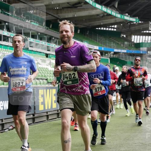 05.10.2025 - 20. swb-Marathon Bremen Michael Burmester http://msf.ph/oto/9329812 05.10.2025 13:01:35 Laufen im Stadion 58, 152, 156, 335, 428, 440, 488, 493, 546, 672, 979, 1082, 1238, 1273, 1361, 1732, 1759, 1893, 1933, 1973, 1996, 1998, 2096, 2102, 2196, 2235, 2245, 2330, 2369, 2433, 2555, 2565, 2661, 2706, 2712, 2796, 2918, 2991, 2995, 3053, 3208, 3209, 3360, 3387, 3662, 3663, 3673, 3877, 4086, 4128, 4263, 4329, 4364, 4409, 4618, 4882, 4947, 4980, 5011, 5048, 5080, 5121, 5150, 5309, 5414, 5557, 5570, 5580, 5727, 5731, 5752, 5934, 5985, 6082, 52 meine-sportfotos.de