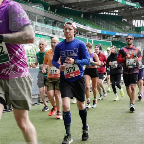 05.10.2025 - 20. swb-Marathon Bremen Michael Burmester http://msf.ph/oto/9329820 05.10.2025 13:01:35 Laufen im Stadion 58, 152, 156, 335, 428, 440, 488, 493, 546, 672, 979, 1082, 1238, 1273, 1361, 1732, 1759, 1893, 1933, 1973, 1996, 1998, 2096, 2102, 2196, 2235, 2245, 2330, 2369, 2433, 2555, 2565, 2661, 2706, 2712, 2796, 2918, 2991, 2995, 3053, 3208, 3209, 3360, 3387, 3662, 3663, 3673, 3877, 4086, 4128, 4263, 4329, 4364, 4409, 4618, 4882, 4947, 4980, 5011, 5048, 5080, 5121, 5150, 5309, 5414, 5557, 5570, 5580, 5727, 5731, 5752, 5934, 5985, 6082, 52 meine-sportfotos.de