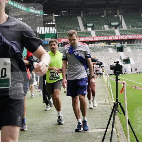 05.10.2025 - 20. swb-Marathon Bremen Michael Burmester http://msf.ph/oto/9329859 05.10.2025 13:01:39 Laufen im Stadion 58, 152, 156, 335, 428, 440, 488, 493, 546, 672, 772, 979, 1030, 1082, 1238, 1273, 1361, 1732, 1759, 1893, 1933, 1973, 1996, 1998, 2096, 2102, 2196, 2235, 2245, 2330, 2369, 2433, 2555, 2565, 2661, 2712, 2796, 2910, 2918, 2991, 2995, 3053, 3206, 3208, 3209, 3387, 3662, 3663, 3673, 3877, 4017, 4086, 4128, 4329, 4364, 4409, 4618, 4705, 4882, 4947, 4980, 5048, 5080, 5121, 5150, 5309, 5414, 5557, 5570, 5580, 5727, 5731, 5752, 5934, 5985, 6082, 6157 meine-sportfotos.de