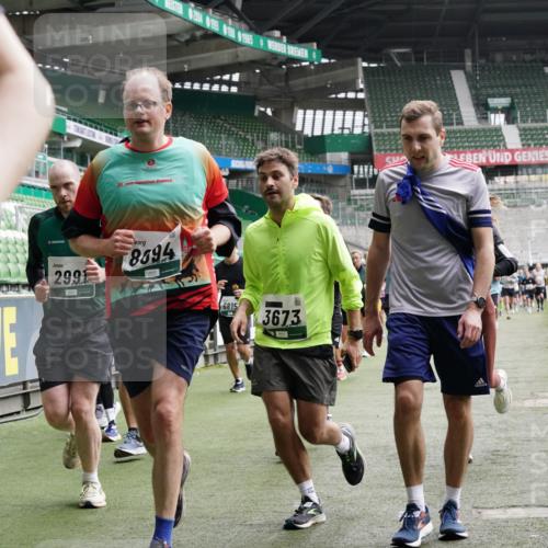 05.10.2025 - 20. swb-Marathon Bremen Michael Burmester http://msf.ph/oto/9329863 05.10.2025 13:01:40 Laufen im Stadion 58, 152, 156, 335, 428, 440, 488, 493, 546, 672, 772, 979, 1030, 1082, 1238, 1273, 1348, 1361, 1452, 1732, 1759, 1893, 1933, 1973, 1996, 1998, 2096, 2102, 2196, 2235, 2245, 2330, 2433, 2555, 2565, 2712, 2796, 2910, 2918, 2991, 2995, 3053, 3206, 3208, 3209, 3387, 3662, 3663, 3673, 3877, 4017, 4018, 4086, 4128, 4329, 4364, 4409, 4618, 4705, 4882, 4947, 4980, 5048, 5080, 5121, 5150, 5309, 5414, 5557, 5570, 5580, 5727, 5731, 5752, 5934, 5985, 6082, 6157 meine-sportfotos.de