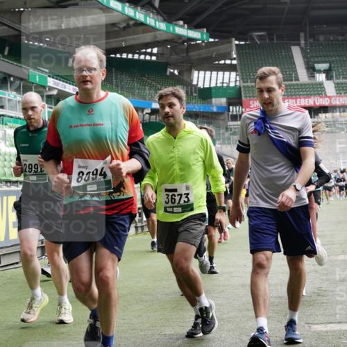 05.10.2025 - 20. swb-Marathon Bremen Michael Burmester http://msf.ph/oto/9329867 05.10.2025 13:01:40 Laufen im Stadion 58, 152, 156, 335, 428, 440, 488, 493, 546, 672, 772, 979, 1030, 1082, 1238, 1273, 1348, 1361, 1452, 1732, 1759, 1893, 1933, 1973, 1996, 1998, 2096, 2102, 2196, 2235, 2245, 2330, 2433, 2555, 2565, 2712, 2796, 2910, 2918, 2991, 2995, 3053, 3206, 3208, 3209, 3387, 3662, 3663, 3673, 3877, 4017, 4018, 4086, 4128, 4329, 4364, 4409, 4618, 4705, 4882, 4947, 4980, 5048, 5080, 5121, 5150, 5309, 5414, 5557, 5570, 5580, 5727, 5731, 5752, 5934, 5985, 6082, 6157 meine-sportfotos.de