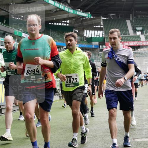 05.10.2025 - 20. swb-Marathon Bremen Michael Burmester http://msf.ph/oto/9329871 05.10.2025 13:01:40 Laufen im Stadion 58, 152, 156, 335, 428, 440, 488, 493, 546, 672, 772, 979, 1030, 1082, 1238, 1273, 1348, 1361, 1452, 1732, 1759, 1893, 1933, 1973, 1996, 1998, 2096, 2102, 2196, 2235, 2245, 2330, 2433, 2555, 2565, 2712, 2796, 2910, 2918, 2991, 2995, 3053, 3206, 3208, 3209, 3387, 3662, 3663, 3673, 3877, 4017, 4018, 4086, 4128, 4329, 4364, 4409, 4618, 4705, 4882, 4947, 4980, 5048, 5080, 5121, 5150, 5309, 5414, 5557, 5570, 5580, 5727, 5731, 5752, 5934, 5985, 6082, 6157 meine-sportfotos.de