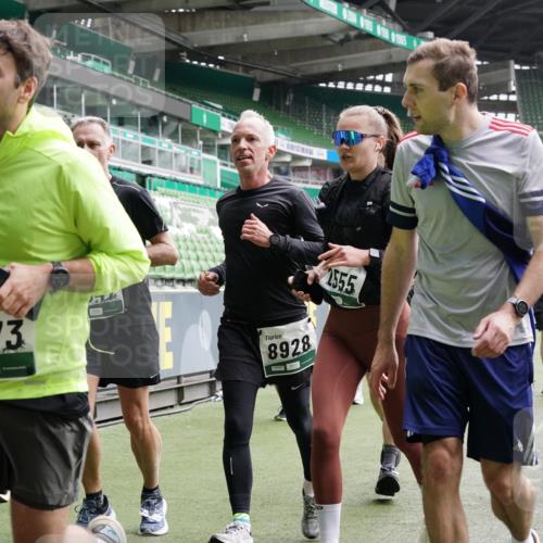 05.10.2025 - 20. swb-Marathon Bremen Michael Burmester http://msf.ph/oto/9329883 05.10.2025 13:01:41 Laufen im Stadion 58, 152, 156, 335, 428, 440, 488, 493, 546, 672, 772, 979, 1030, 1082, 1238, 1256, 1273, 1348, 1361, 1452, 1732, 1759, 1893, 1933, 1973, 1996, 2096, 2102, 2235, 2245, 2330, 2433, 2555, 2565, 2712, 2796, 2910, 2912, 2918, 2991, 2995, 3053, 3206, 3208, 3209, 3387, 3526, 3662, 3663, 3673, 3877, 4017, 4018, 4086, 4128, 4329, 4364, 4409, 4618, 4705, 4882, 4947, 4980, 5048, 5080, 5121, 5150, 5309, 5414, 5557, 5570, 5580, 5727, 5731, 5752, 5934, 5985, 6082, 6157 meine-sportfotos.de