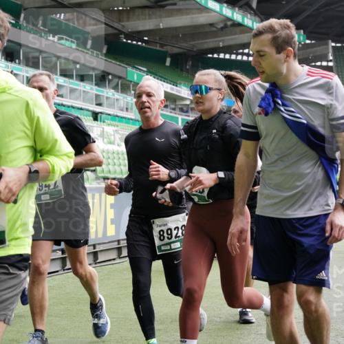 05.10.2025 - 20. swb-Marathon Bremen Michael Burmester http://msf.ph/oto/9329886 05.10.2025 13:01:41 Laufen im Stadion 58, 152, 156, 335, 428, 440, 488, 493, 546, 672, 772, 979, 1030, 1082, 1238, 1256, 1273, 1348, 1361, 1452, 1732, 1759, 1893, 1933, 1973, 1996, 2096, 2102, 2235, 2245, 2330, 2433, 2555, 2565, 2712, 2796, 2910, 2912, 2918, 2991, 2995, 3053, 3206, 3208, 3209, 3387, 3526, 3662, 3663, 3673, 3877, 4017, 4018, 4086, 4128, 4329, 4364, 4409, 4618, 4705, 4882, 4947, 4980, 5048, 5080, 5121, 5150, 5309, 5414, 5557, 5570, 5580, 5727, 5731, 5752, 5934, 5985, 6082, 6157 meine-sportfotos.de