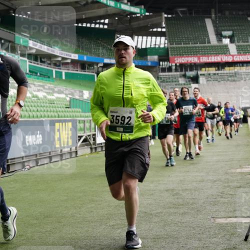 05.10.2025 - 20. swb-Marathon Bremen Michael Burmester http://msf.ph/oto/9329893 05.10.2025 12:59:44 Laufen im Stadion 27, 99, 226, 667, 807, 860, 954, 978, 1043, 1516, 1525, 1548, 1598, 1711, 1843, 1854, 2609, 2663, 2782, 2866, 2941, 2945, 3086, 3087, 3104, 3169, 3230, 3592, 3747, 3783, 3888, 4181, 4220, 4380, 4395, 4486, 4536, 4824, 4827, 5493, 5510, 5530, 6030, 6126, 6374, 6439, 6536, 6674, 6881, 6882, 7169, 7201, 7262, 7295, 7307, 7398, 7421, 7467, 7511, 7537, 7598, 7679, 7906, 7929, 8097, 8214, 8258, 8372, 8485, 8699, 8981, 9024, 9072, 10526, 219, 586, 667, 1229 meine-sportfotos.de