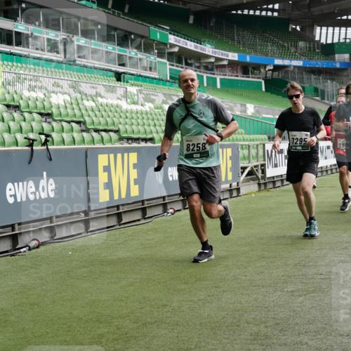 05.10.2025 - 20. swb-Marathon Bremen Michael Burmester http://msf.ph/oto/9329901 05.10.2025 12:59:45 Laufen im Stadion 27, 99, 226, 807, 860, 954, 978, 1043, 1516, 1525, 1548, 1598, 1711, 1843, 1854, 2609, 2663, 2782, 2866, 2941, 2945, 3086, 3087, 3104, 3169, 3230, 3592, 3747, 3783, 3888, 4181, 4220, 4380, 4395, 4486, 4536, 4824, 4827, 5493, 5510, 5530, 6030, 6126, 6374, 6439, 6536, 6674, 6881, 7201, 7262, 7295, 7307, 7398, 7421, 7467, 7511, 7537, 7598, 7679, 7906, 7929, 8097, 8214, 8258, 8372, 8485, 8699, 8981, 9024, 9072, 10526, 219, 586, 667, 1229 meine-sportfotos.de