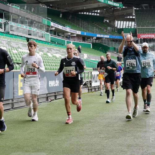 05.10.2025 - 20. swb-Marathon Bremen Michael Burmester http://msf.ph/oto/9329902 05.10.2025 13:01:43 Laufen im Stadion 58, 152, 156, 335, 428, 440, 488, 493, 546, 672, 772, 979, 1030, 1082, 1238, 1256, 1273, 1348, 1361, 1452, 1732, 1759, 1856, 1893, 1933, 1996, 2096, 2102, 2235, 2245, 2330, 2433, 2555, 2565, 2712, 2796, 2910, 2912, 2918, 2991, 2995, 3053, 3206, 3208, 3209, 3387, 3525, 3526, 3662, 3663, 3673, 3877, 4017, 4018, 4086, 4128, 4329, 4364, 4409, 4618, 4705, 4882, 4947, 4980, 5048, 5080, 5121, 5150, 5309, 5414, 5557, 5570, 5580, 5727, 5731, 5752, 5934, 5985, 6082, 6157 meine-sportfotos.de
