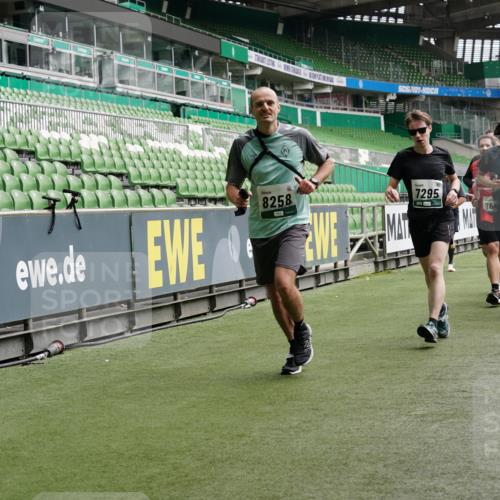 05.10.2025 - 20. swb-Marathon Bremen Michael Burmester http://msf.ph/oto/9329905 05.10.2025 12:59:45 Laufen im Stadion 27, 99, 226, 807, 860, 954, 978, 1043, 1516, 1525, 1548, 1598, 1711, 1843, 1854, 2609, 2663, 2782, 2866, 2941, 2945, 3086, 3087, 3104, 3169, 3230, 3592, 3747, 3783, 3888, 4181, 4220, 4380, 4395, 4486, 4536, 4824, 4827, 5493, 5510, 5530, 6030, 6126, 6374, 6439, 6536, 6674, 6881, 7201, 7262, 7295, 7307, 7398, 7421, 7467, 7511, 7537, 7598, 7679, 7906, 7929, 8097, 8214, 8258, 8372, 8485, 8699, 8981, 9024, 9072, 10526, 219, 586, 667, 1229 meine-sportfotos.de